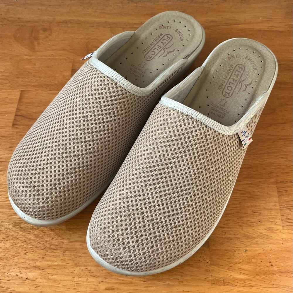 Fly Flot‎ Beige Mesh Slip-On Clogs Sz 8 (39)55